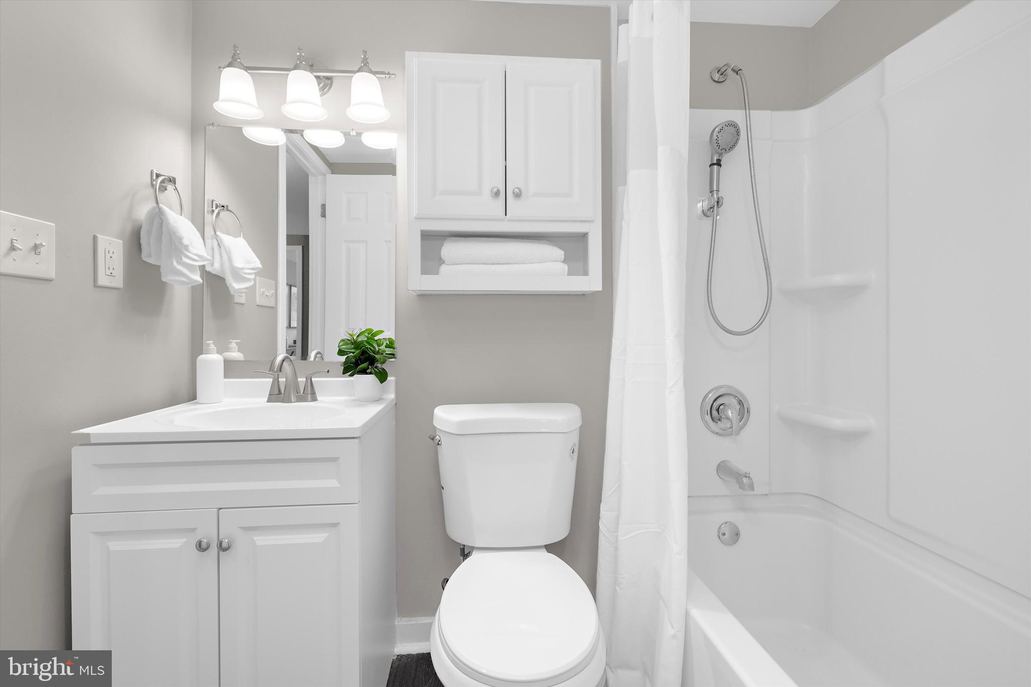 WOODSIDE SQUARE - Residential Lease