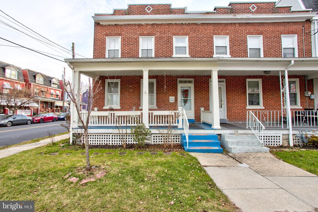 Photo of 260 E ROSS ST, LANCASTER, PA 17602 (MLS # PALA2030012)