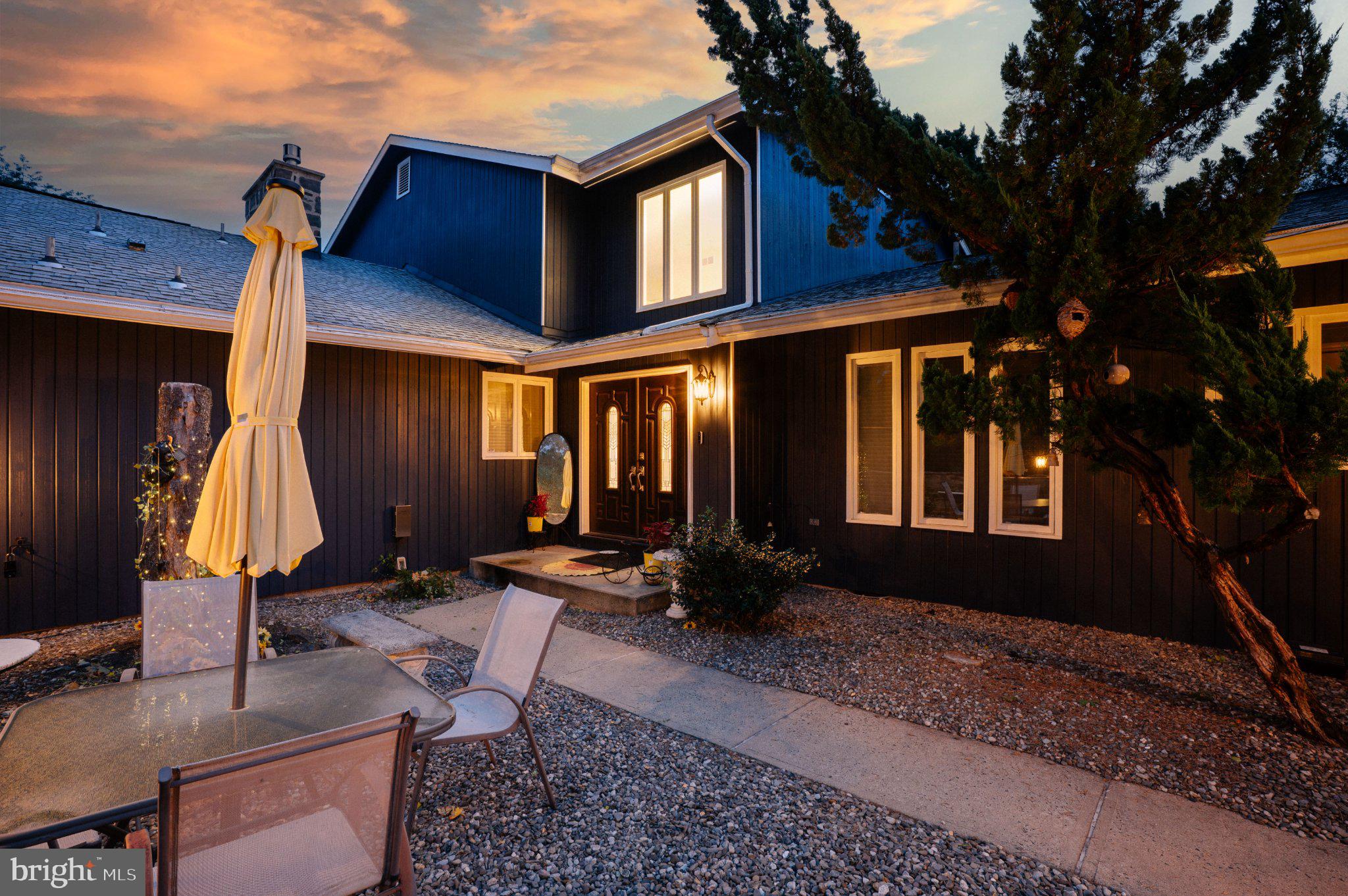 2210 GREENWOOD ROAD