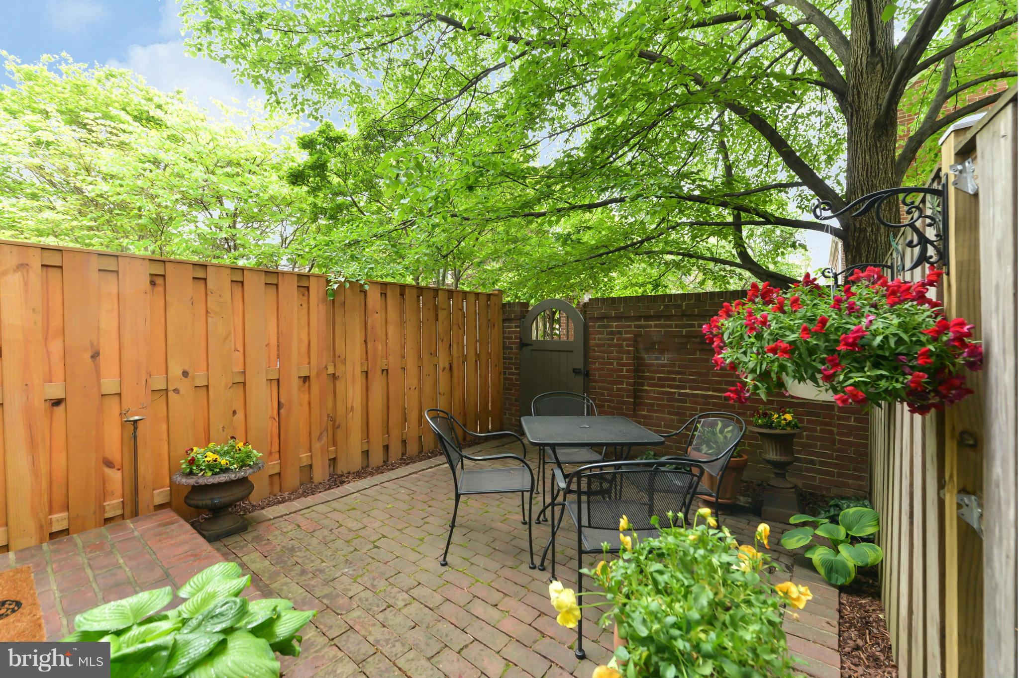 ARCH HALL - Residential