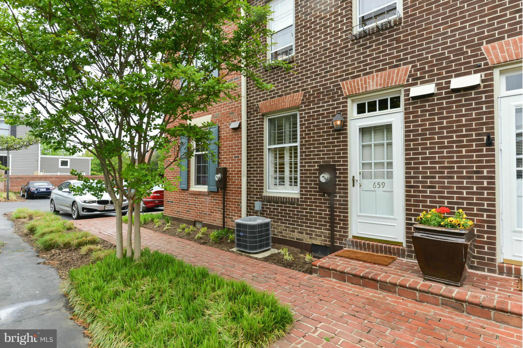 ARCH HALL - Residential