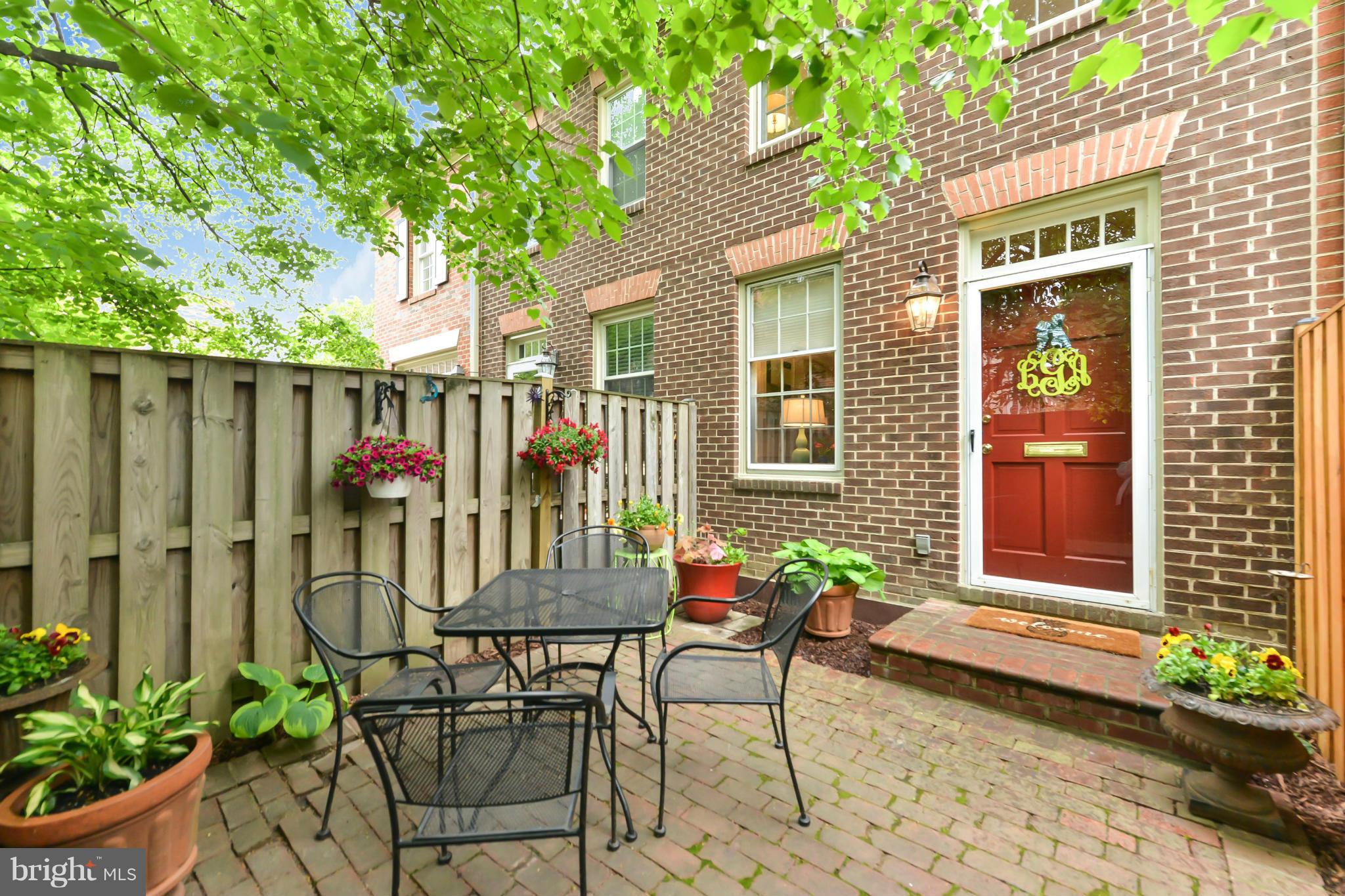 ARCH HALL - Residential