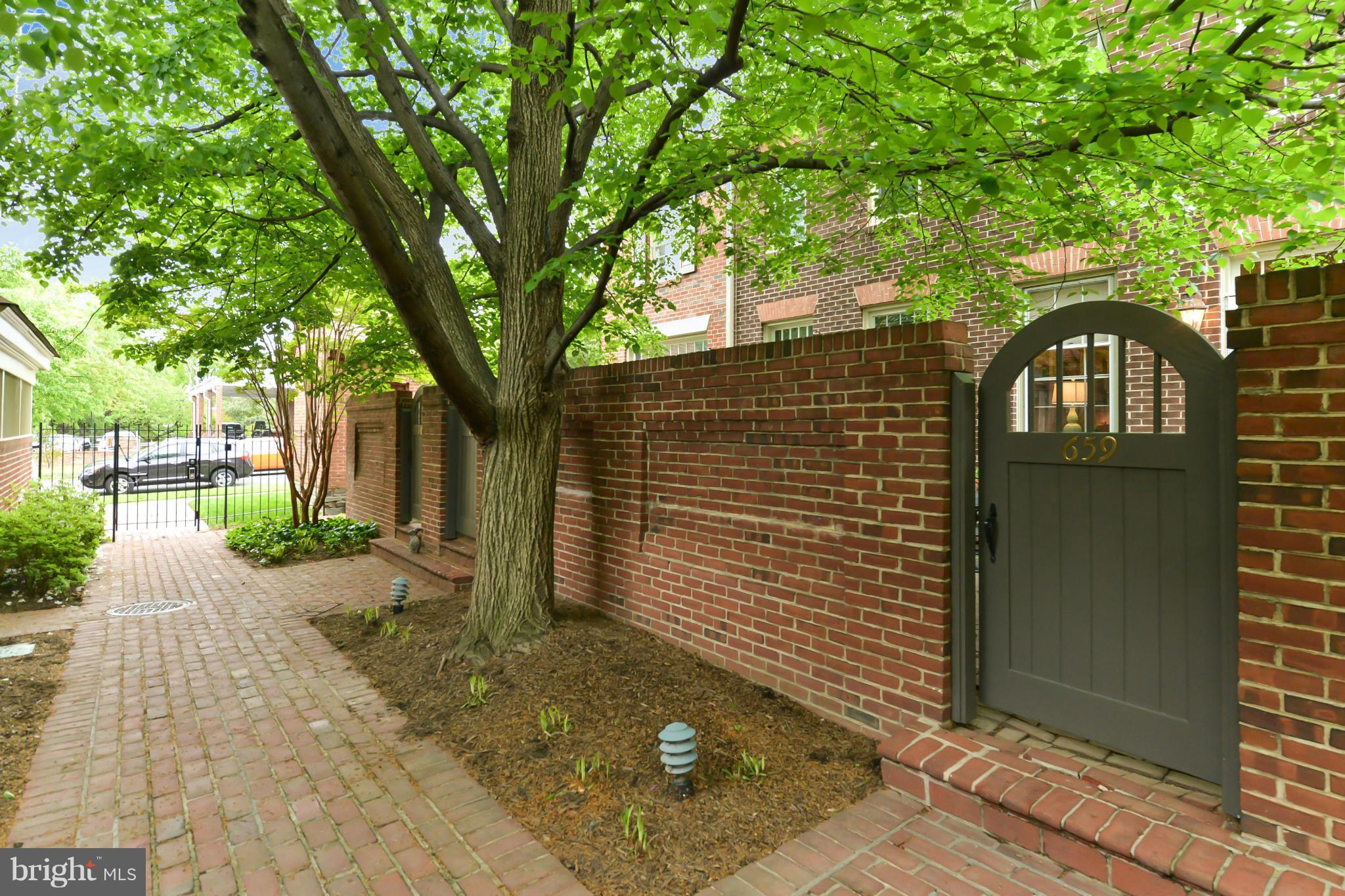 ARCH HALL - Residential