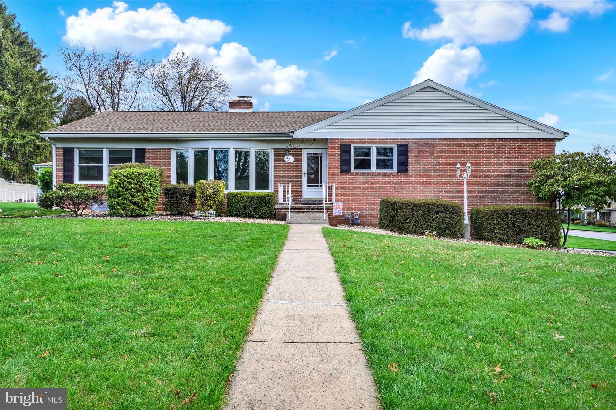 91 LYNBROOK DRIVE S
