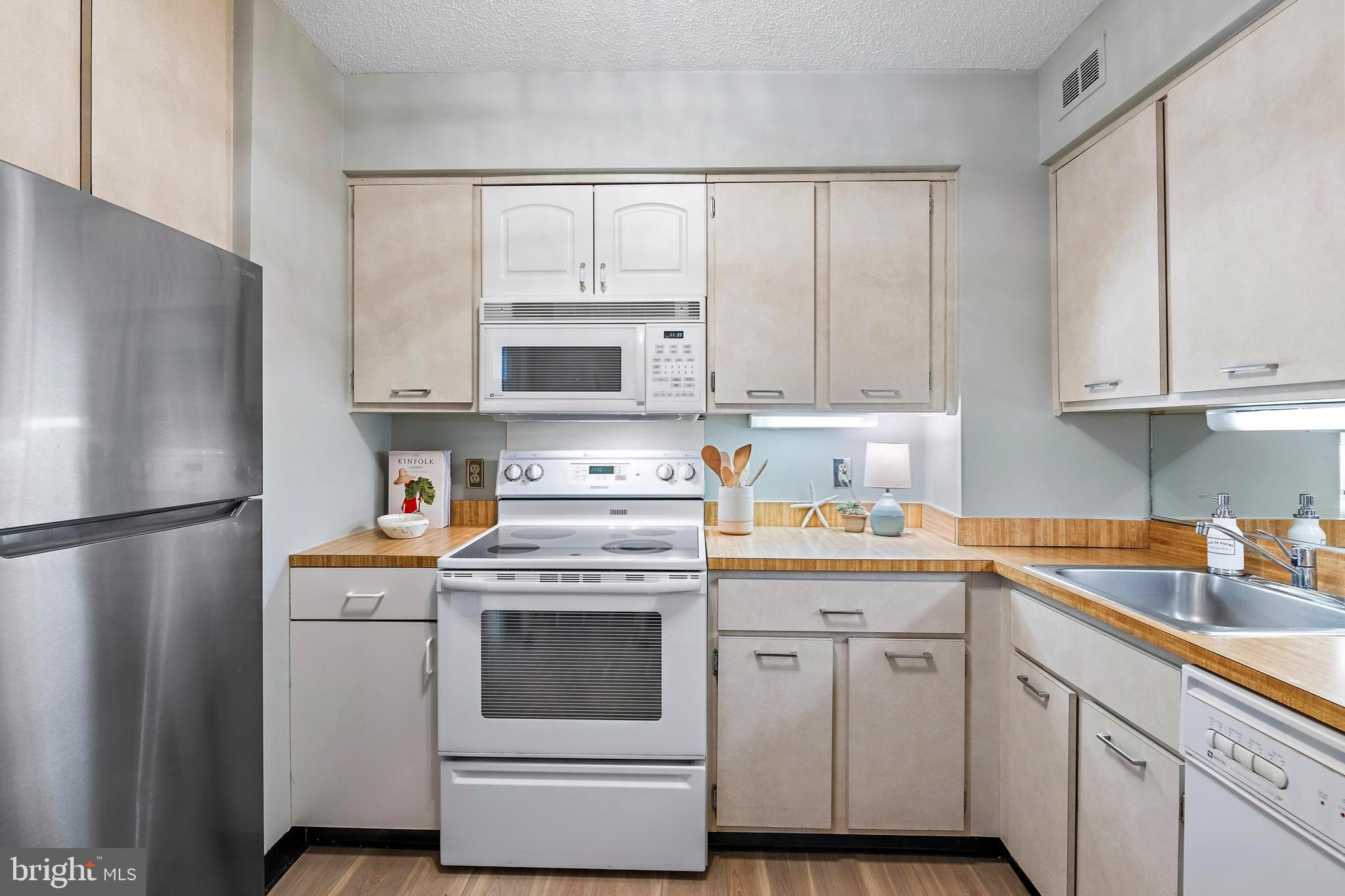 SEVERN 100 CONDO - Residential