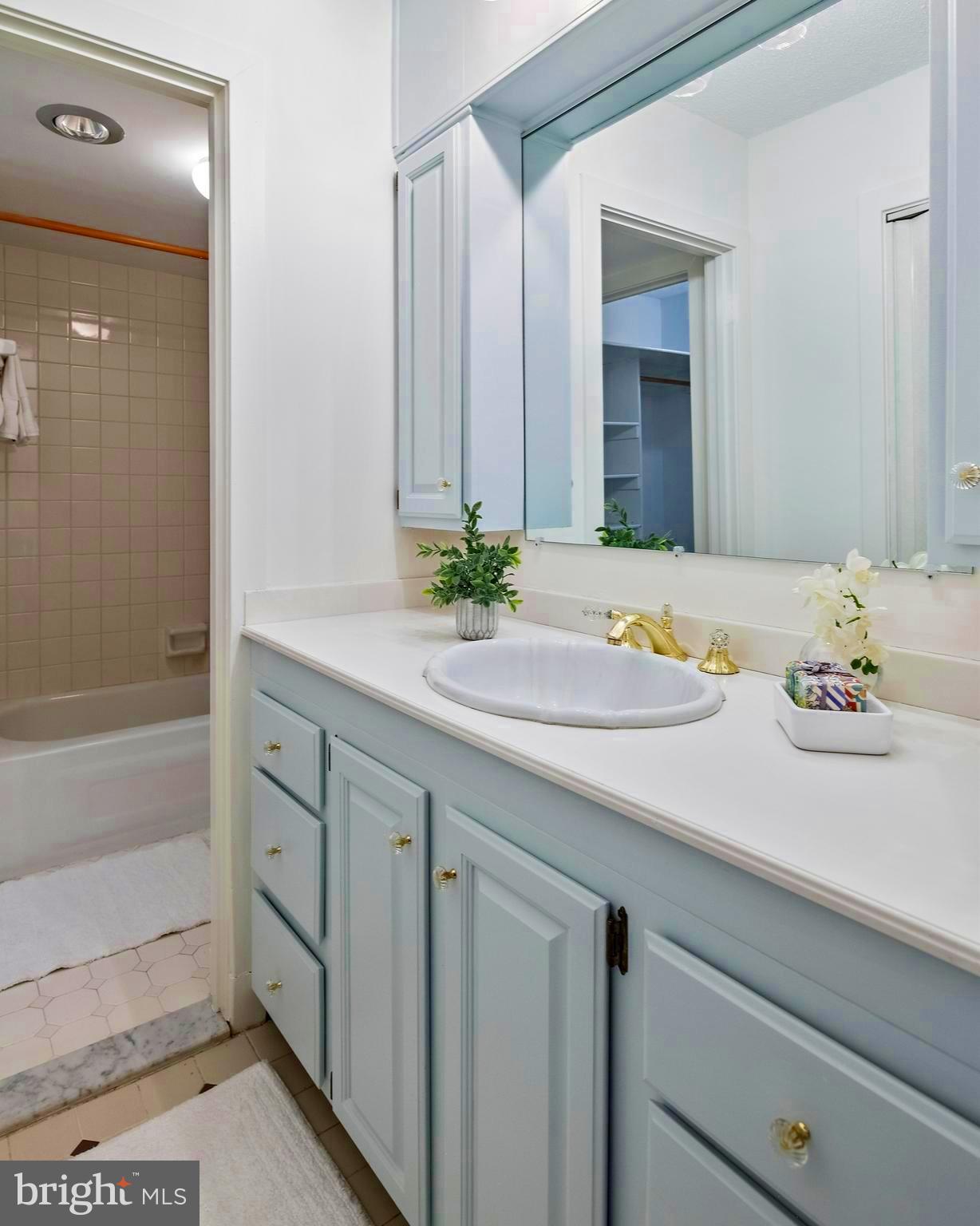 SEVERN 100 CONDO - Residential