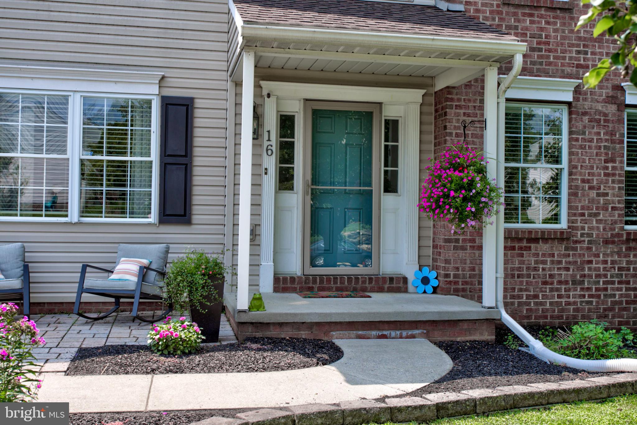 16 HEMLOCK DRIVE