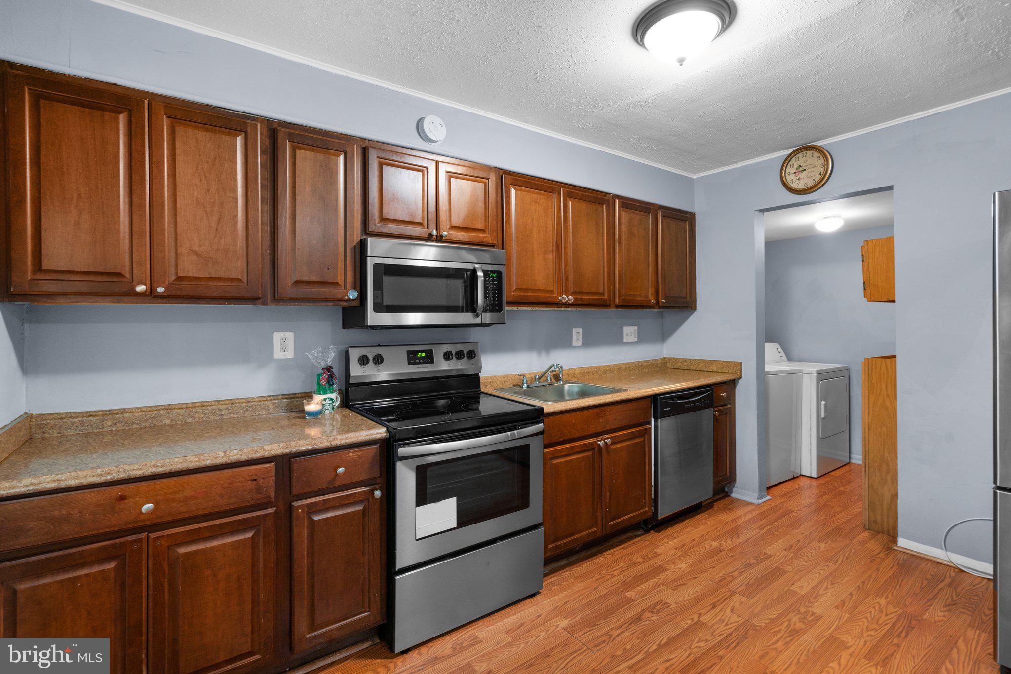 HARFORD SQUARE - Residential