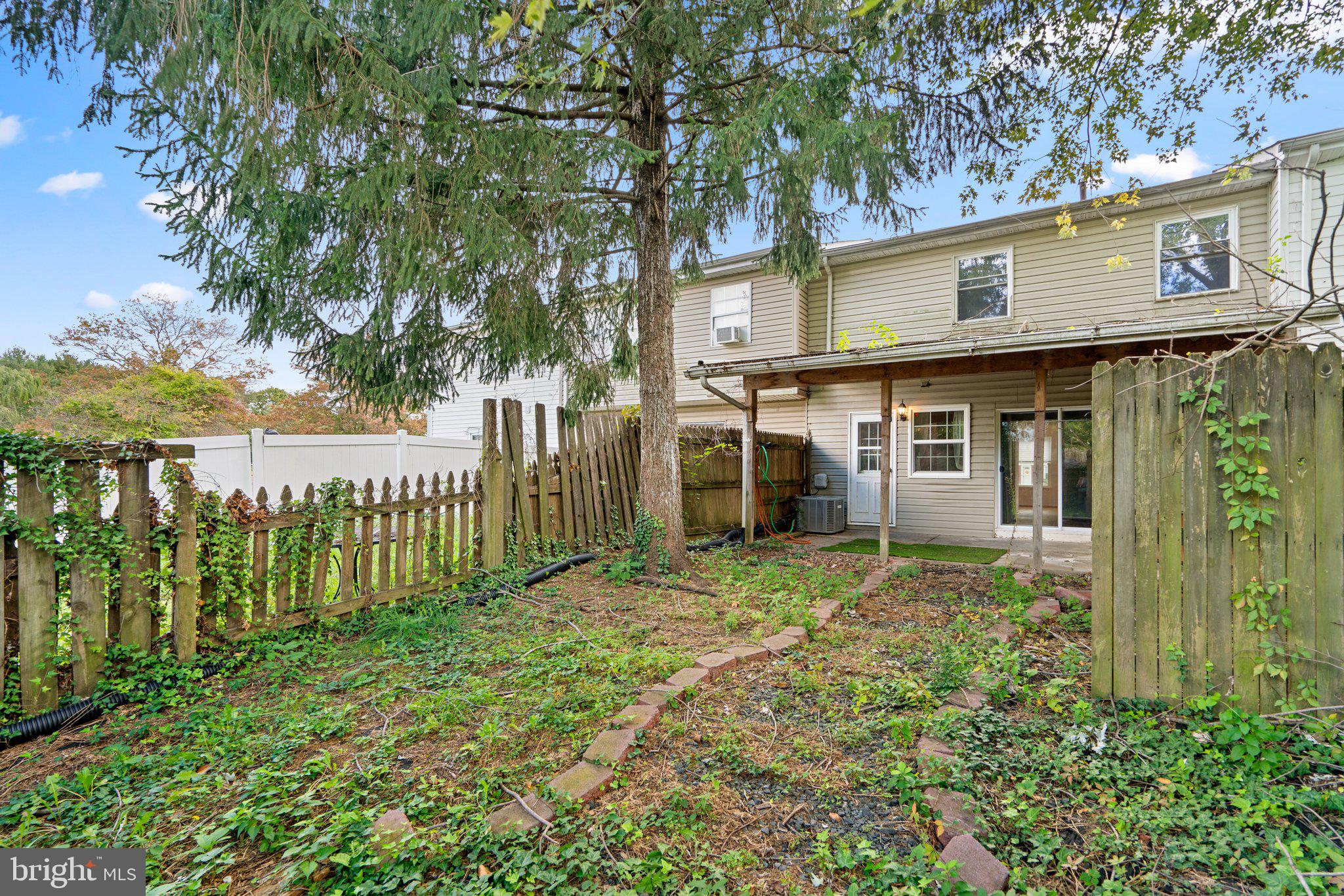 HARFORD SQUARE - Residential