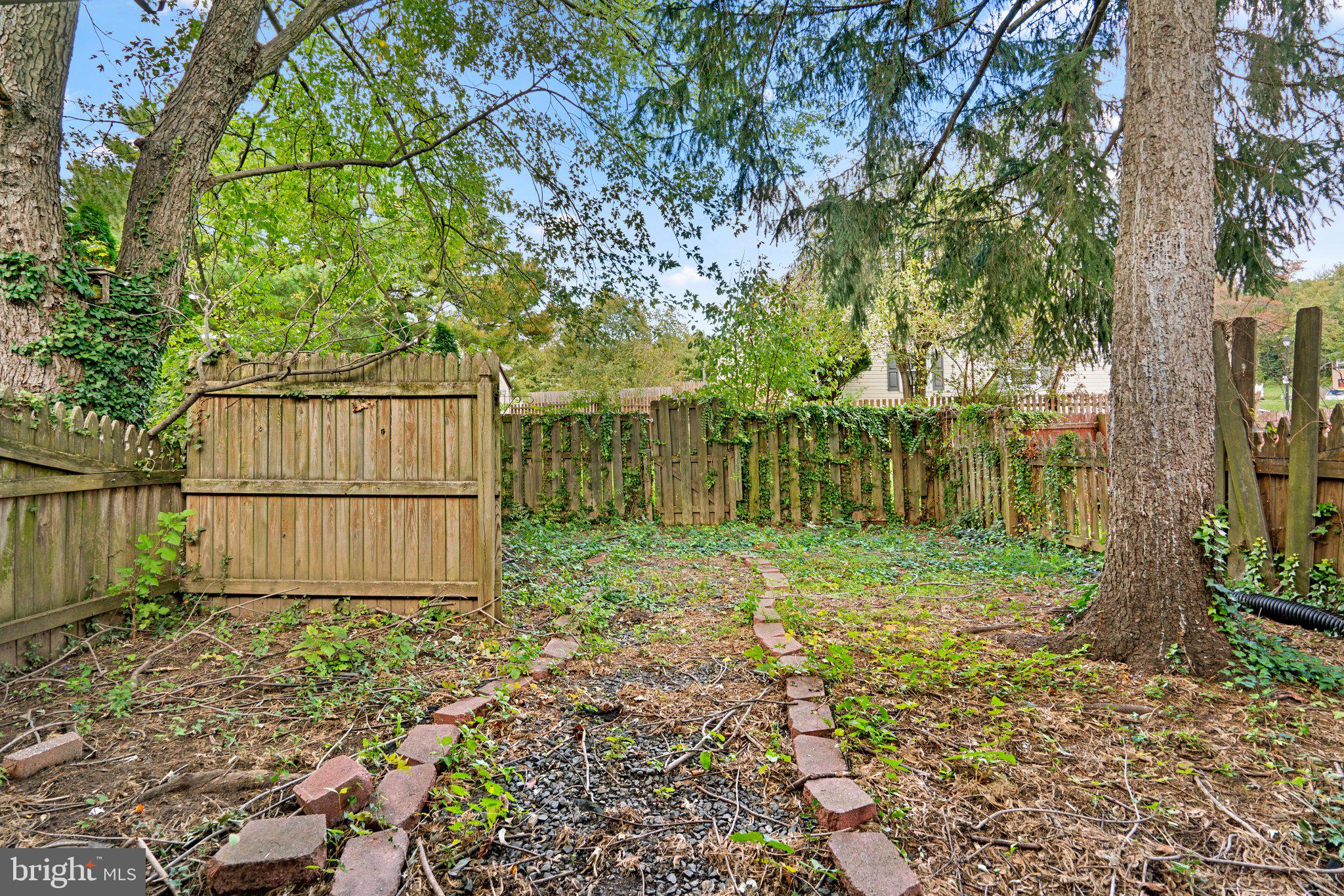 HARFORD SQUARE - Residential