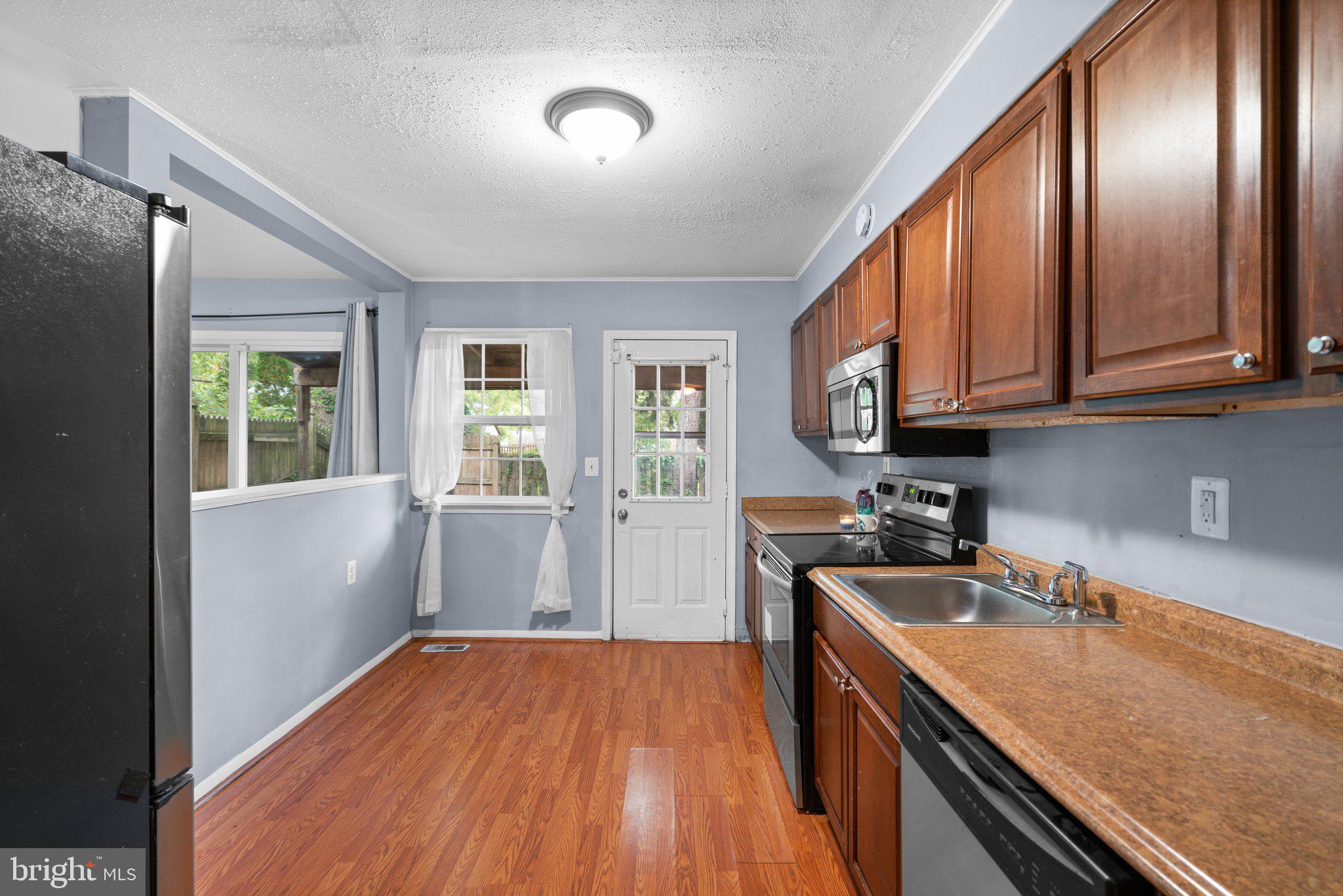 HARFORD SQUARE - Residential