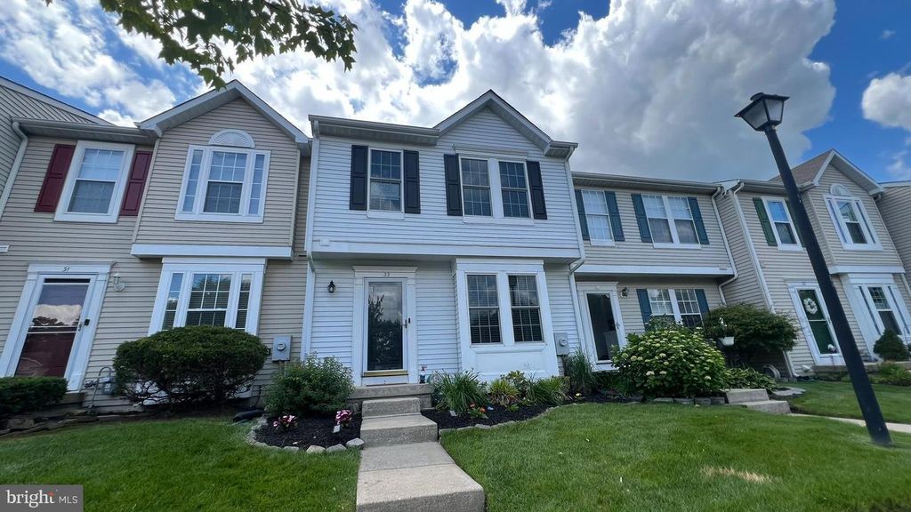Photo of 33 Pinehurst Court, BLACKWOOD, NJ 08012 (MLS # NJCD2101488)