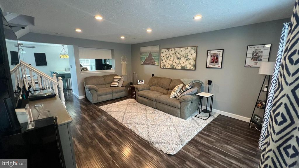 Photo of 33 Pinehurst Court, BLACKWOOD, NJ 08012 (MLS # NJCD2101488)