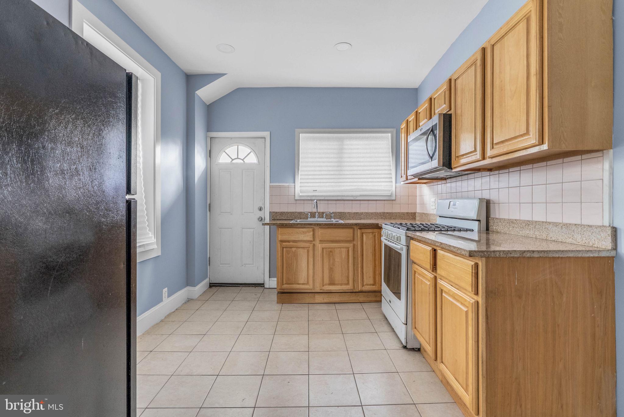 SQUIRREL HILL - Residential