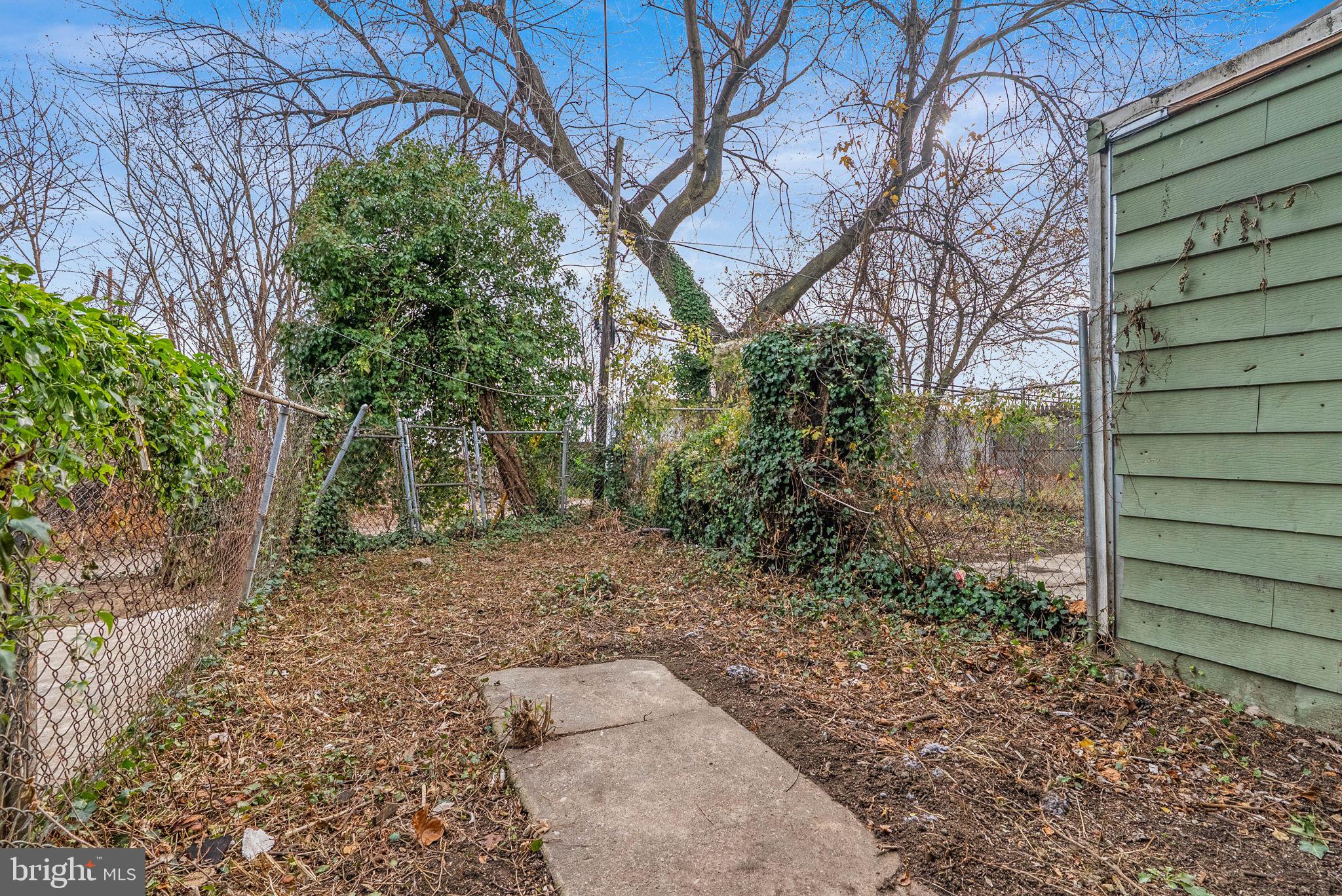 SQUIRREL HILL - Residential