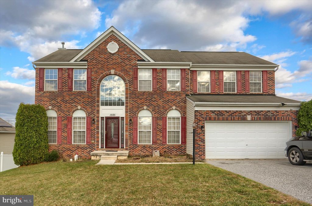 Photo of 1585 Pleader Lane, YORK, PA 17402 (MLS # PAYK2094038)