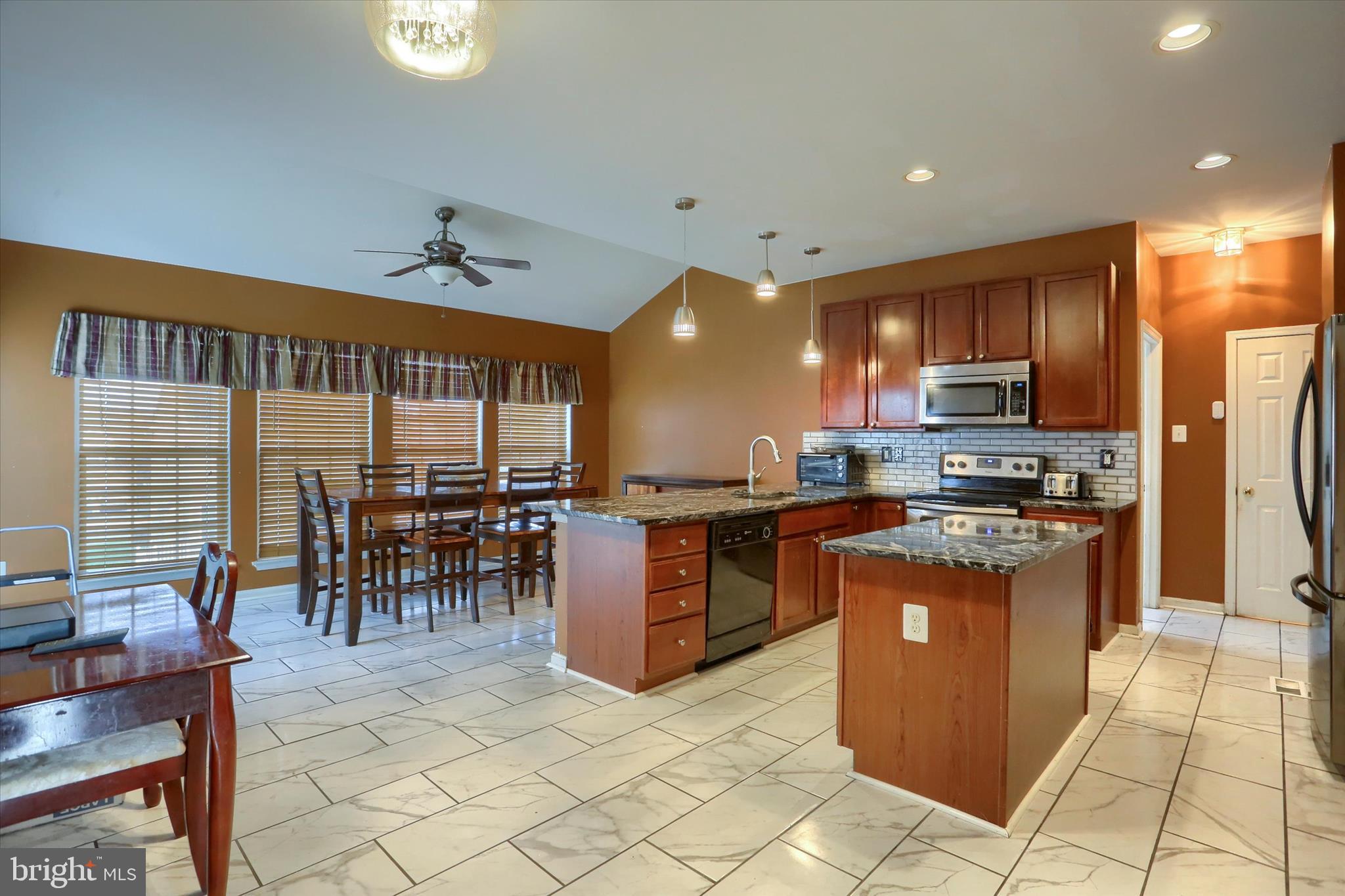 TAYLOR ESTATES - Residential