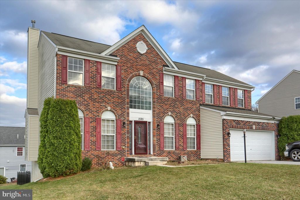 Photo of 1585 Pleader Lane, YORK, PA 17402 (MLS # PAYK2094038)