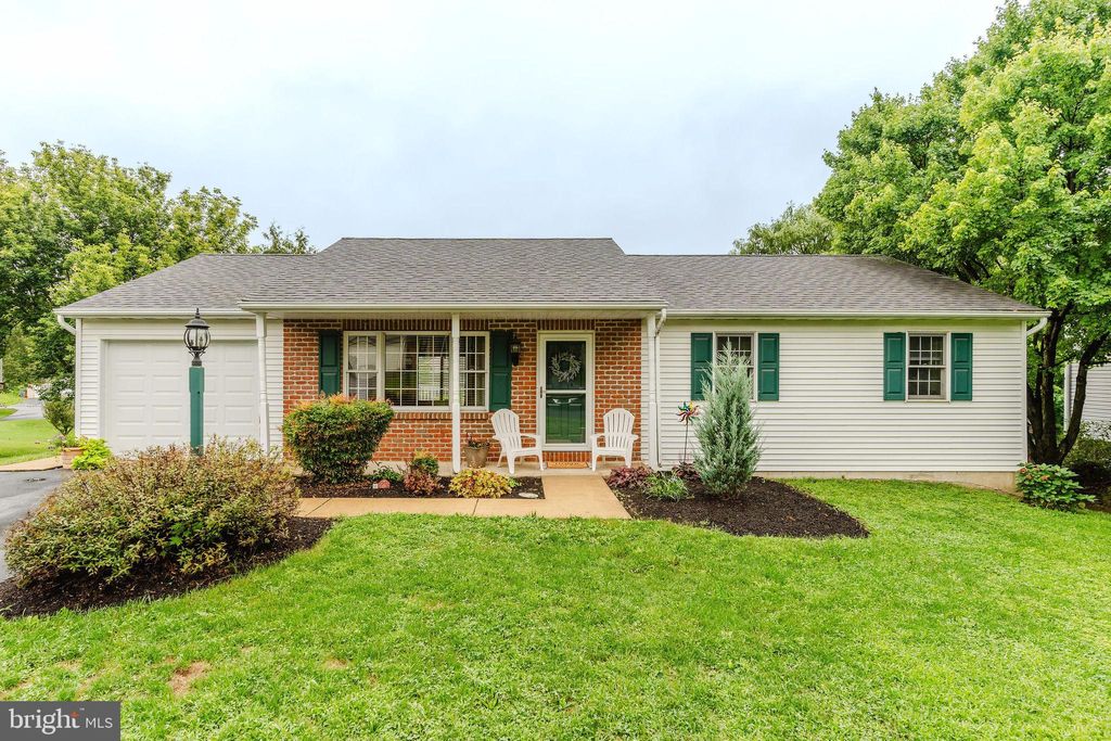 Photo of 21 Edgewood Drive, Lititz, PA 17543 (MLS # PALA2055374)