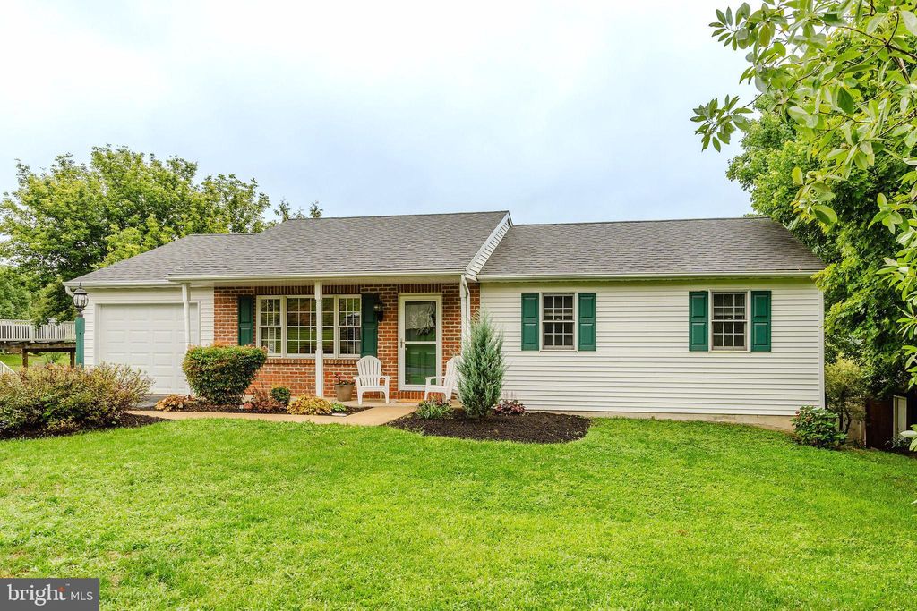 Photo of 21 Edgewood Drive, Lititz, PA 17543 (MLS # PALA2055374)