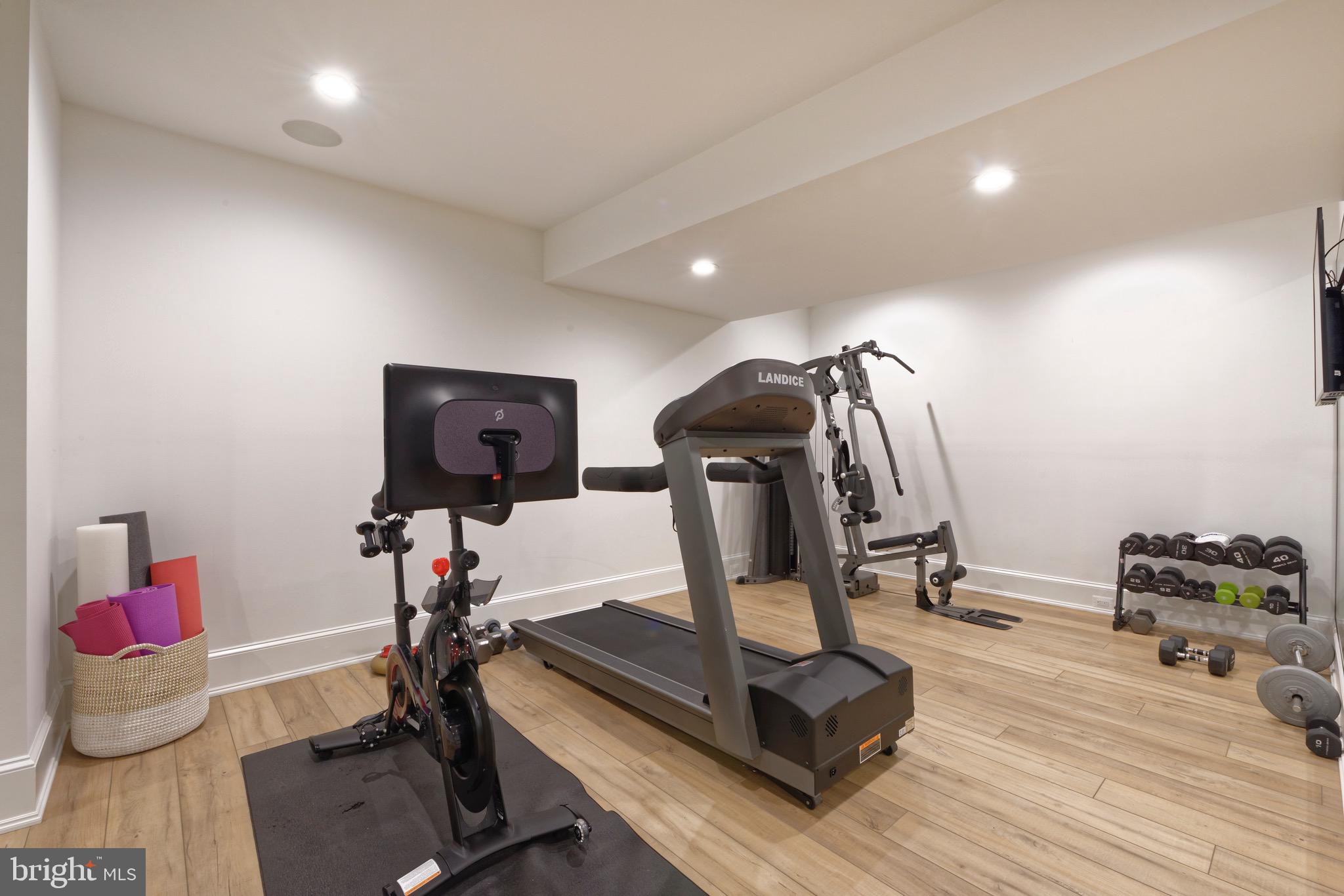 SALLY MILL - Residential