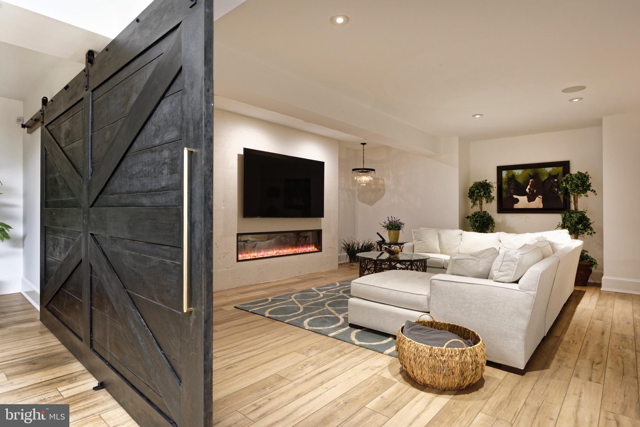 SALLY MILL - Residential