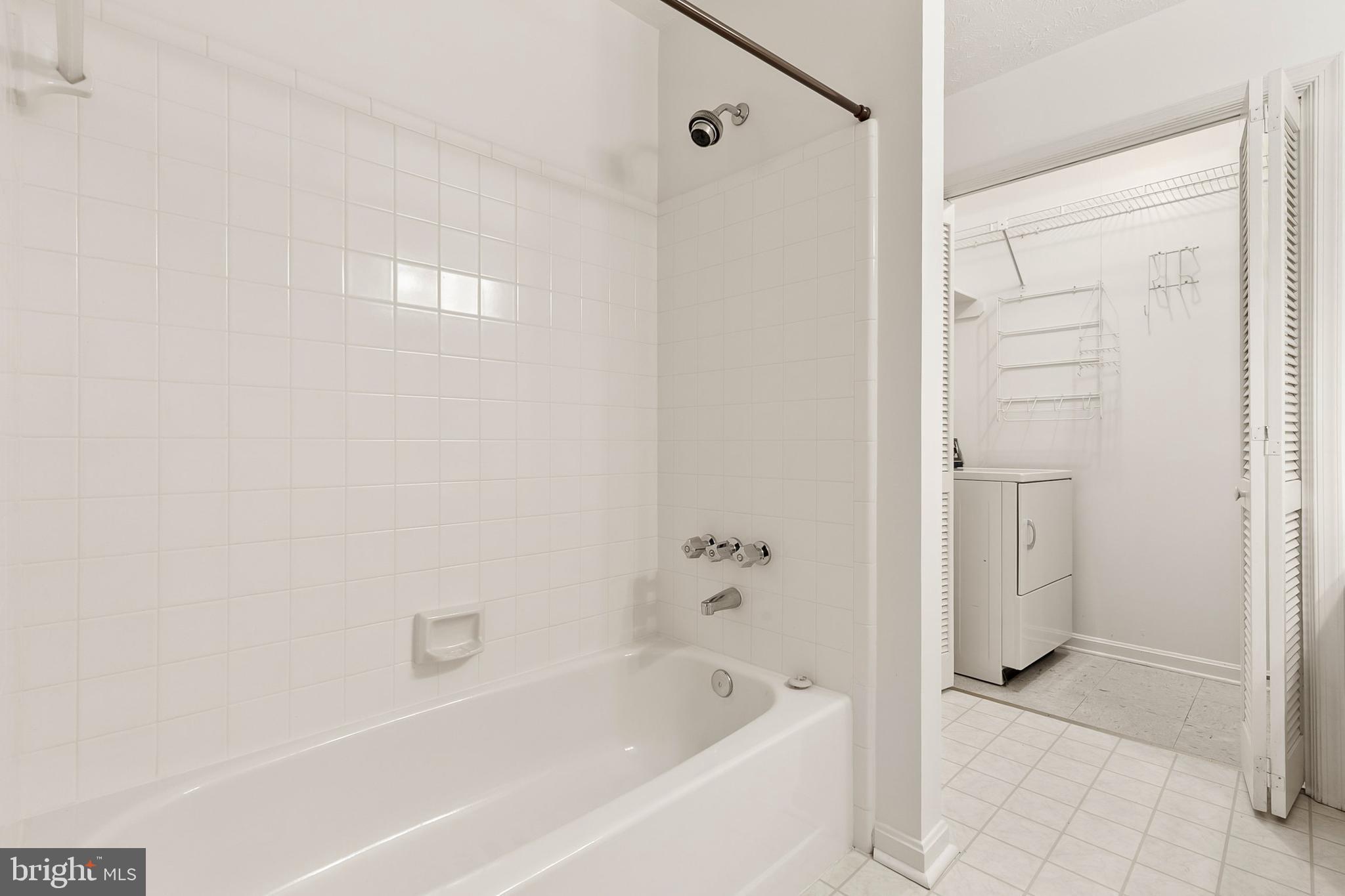 WINDBROOKE - Residential