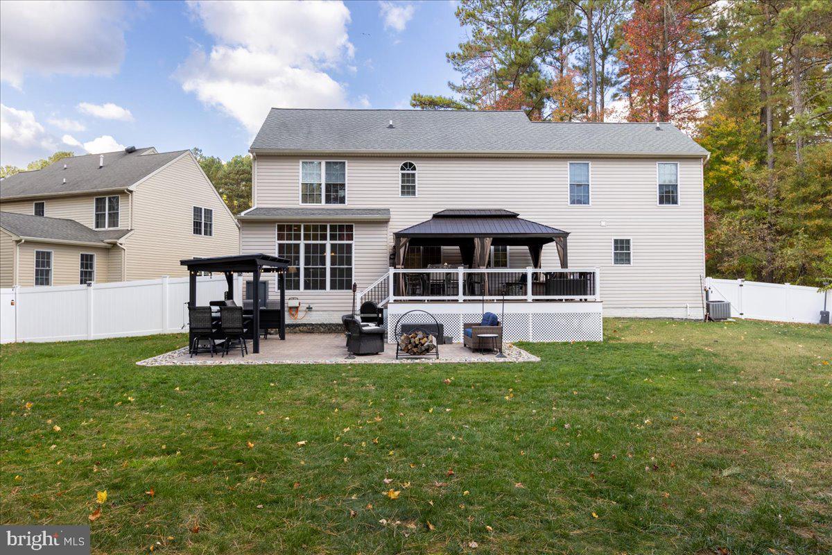 TALL PINES - Residential