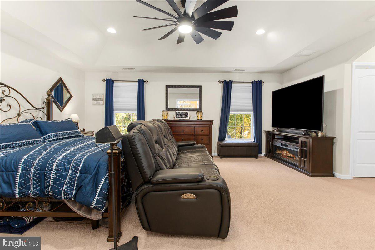 TALL PINES - Residential