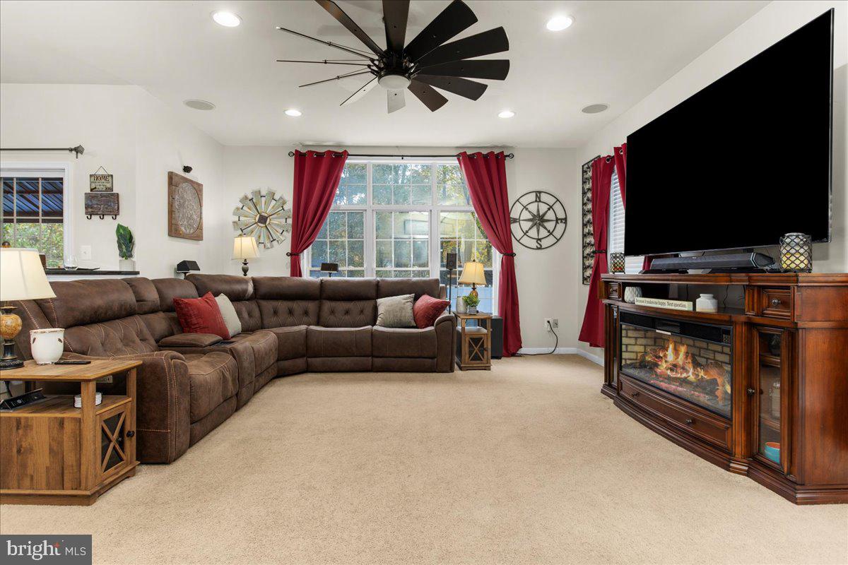 TALL PINES - Residential