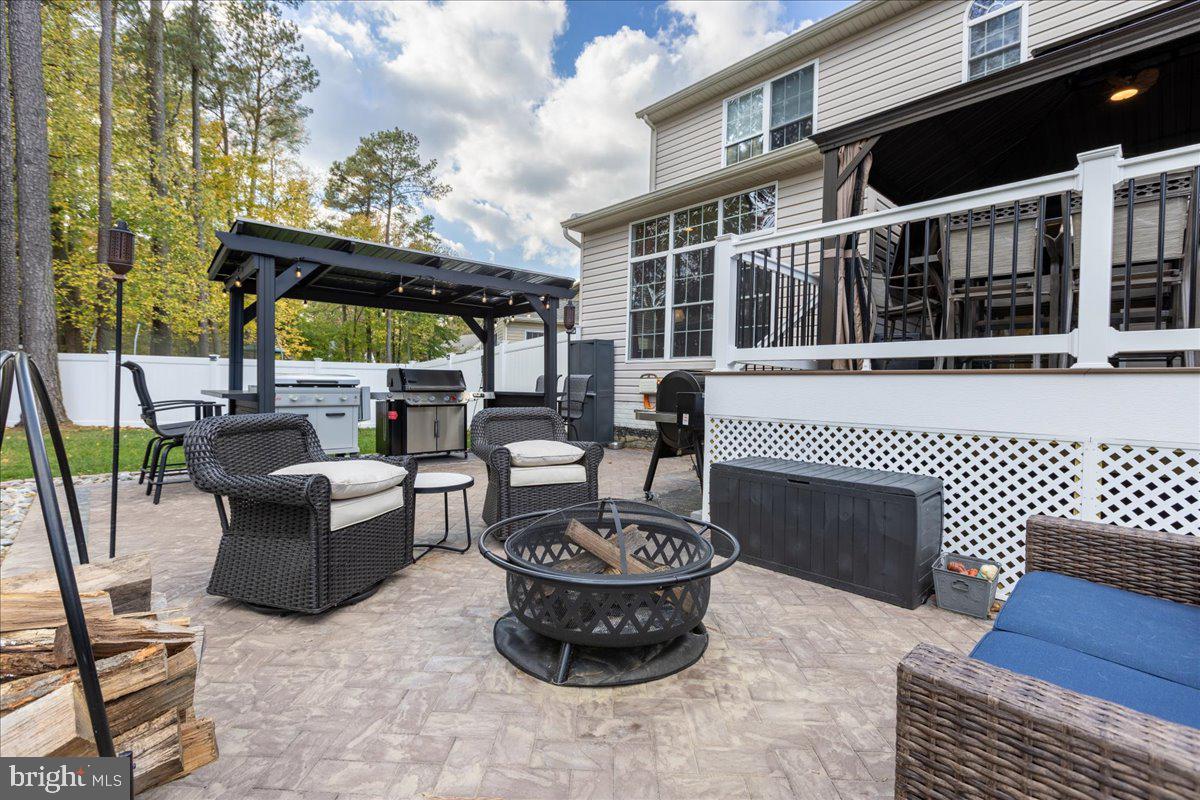 TALL PINES - Residential