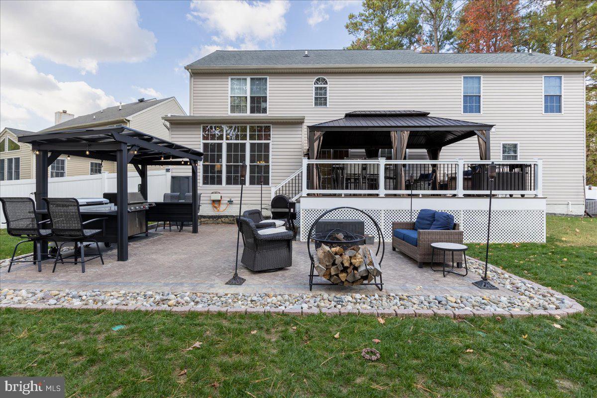 TALL PINES - Residential