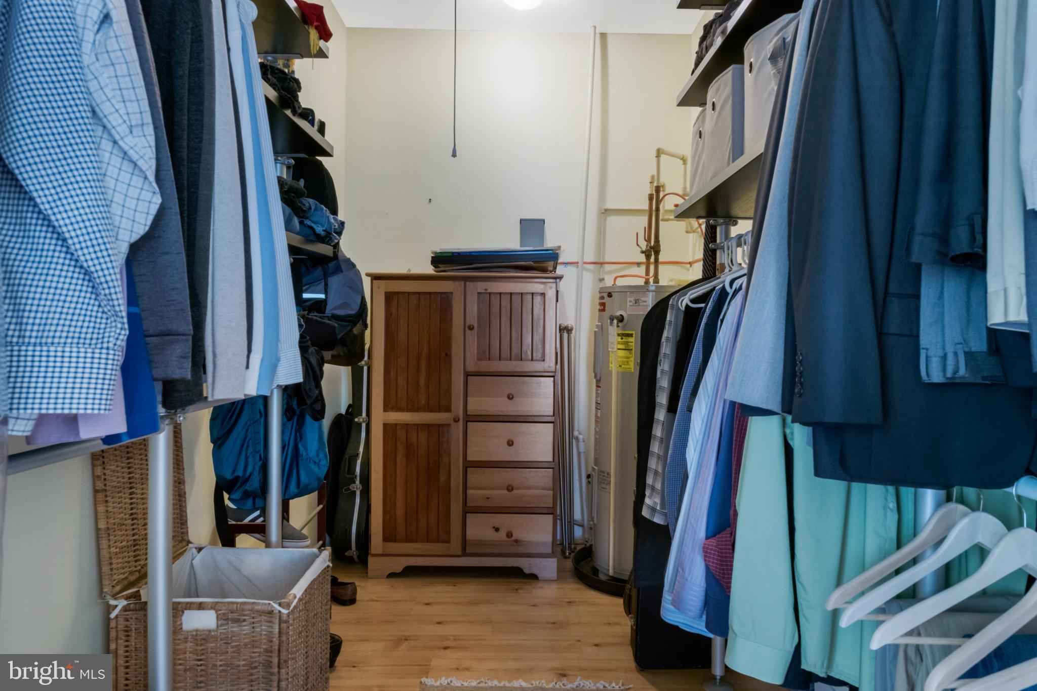 TRACYS LANDING - Residential