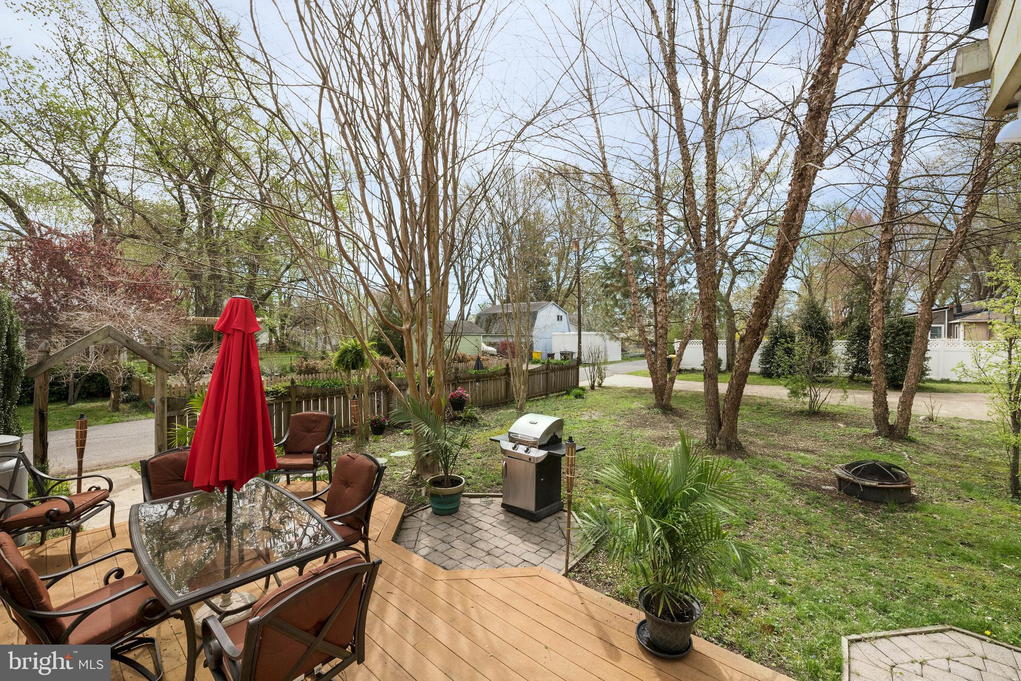 TRACYS LANDING - Residential