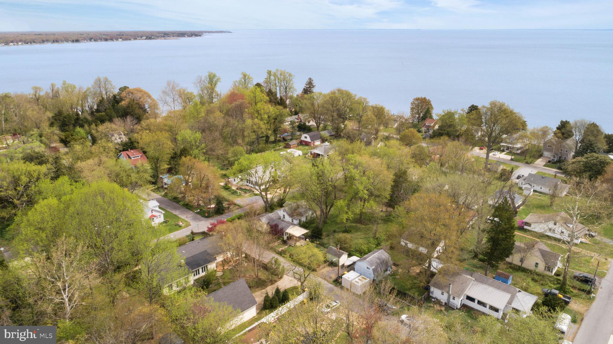 TRACYS LANDING - Residential