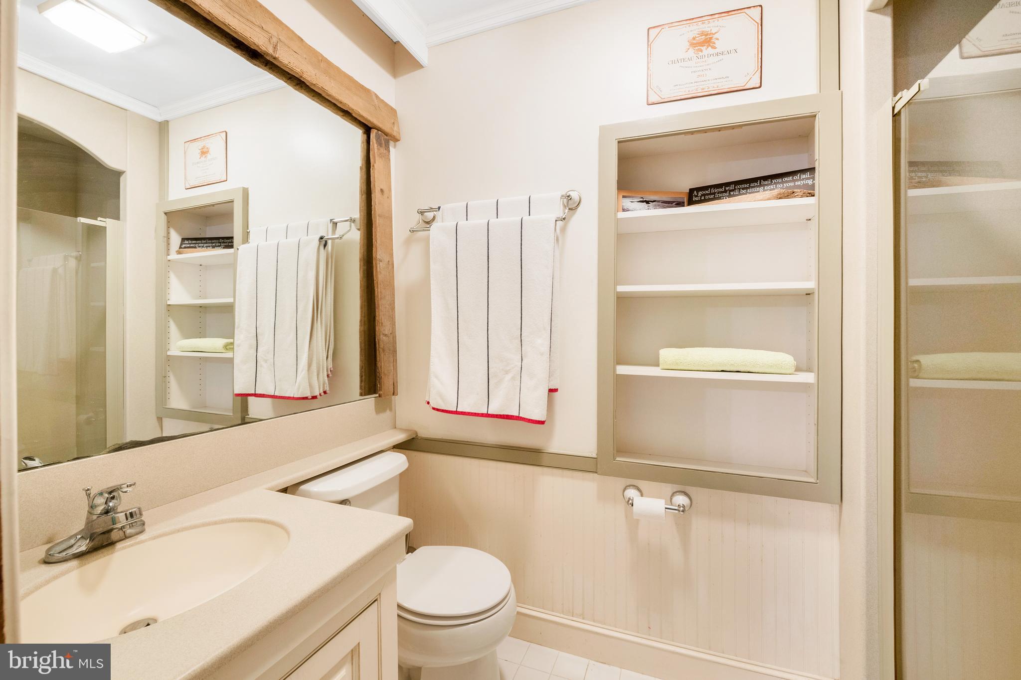 TRACYS LANDING - Residential