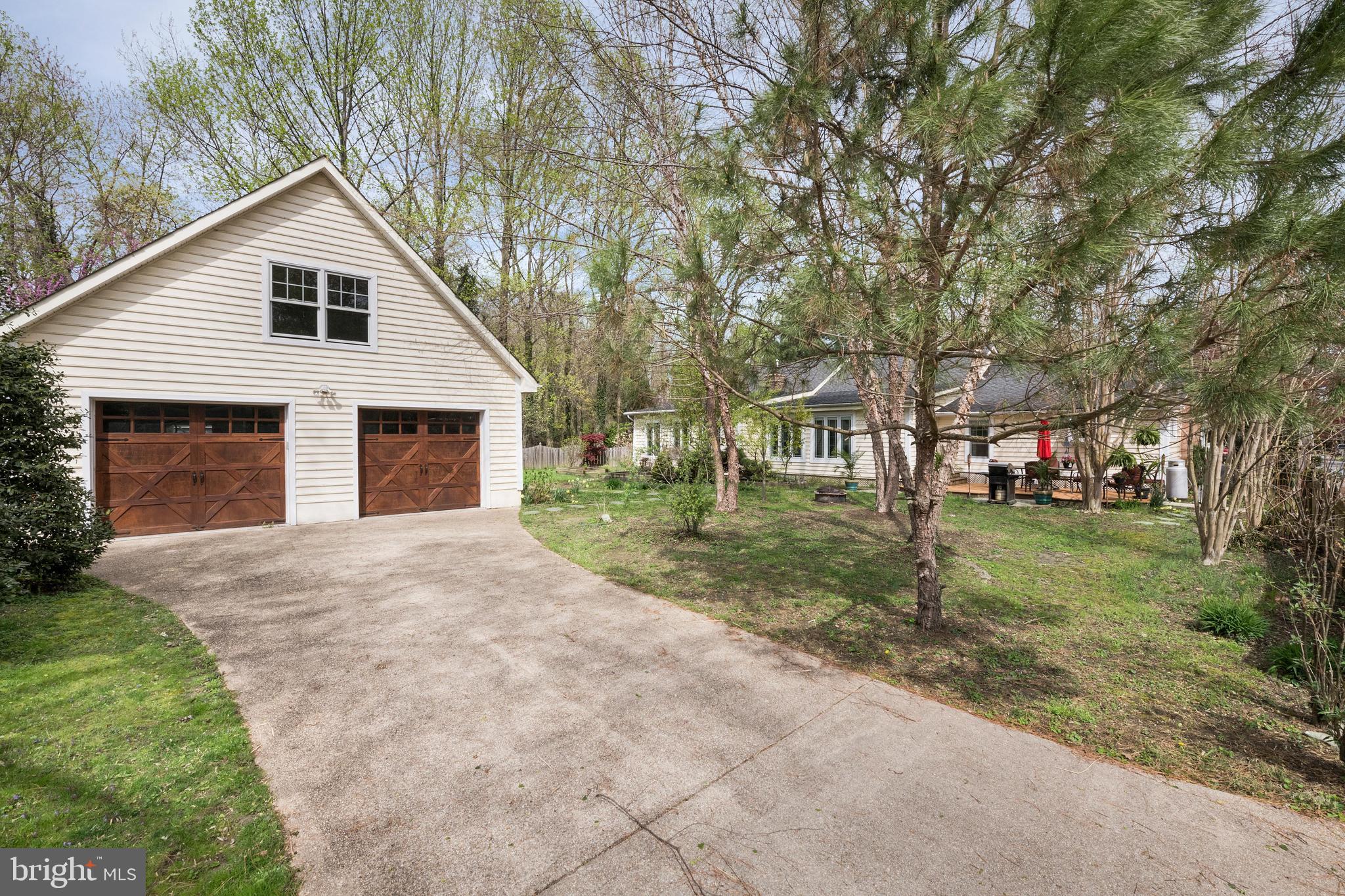 TRACYS LANDING - Residential