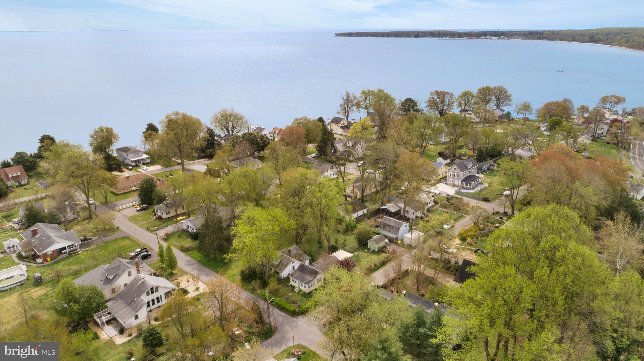 TRACYS LANDING - Residential