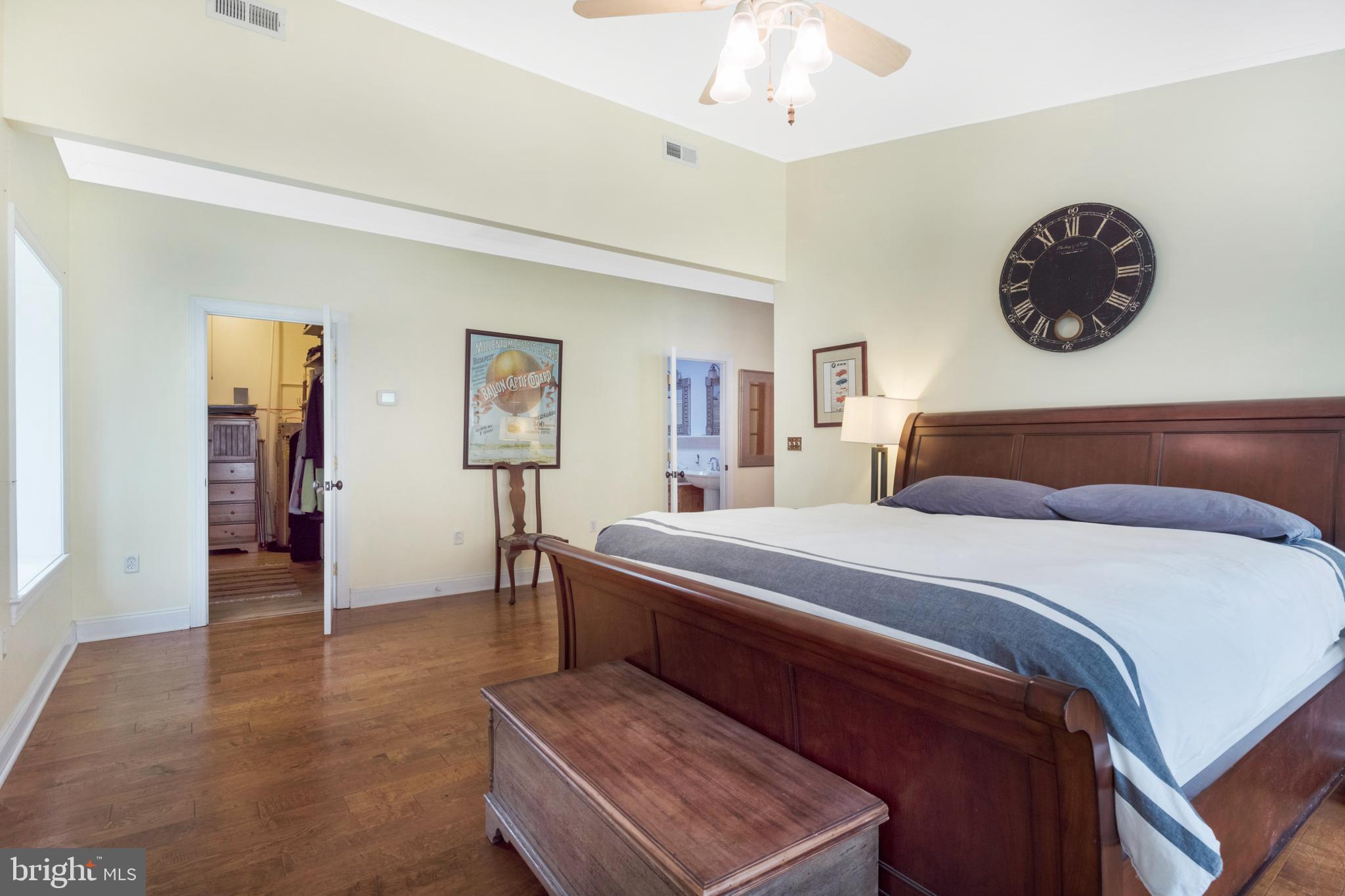 TRACYS LANDING - Residential