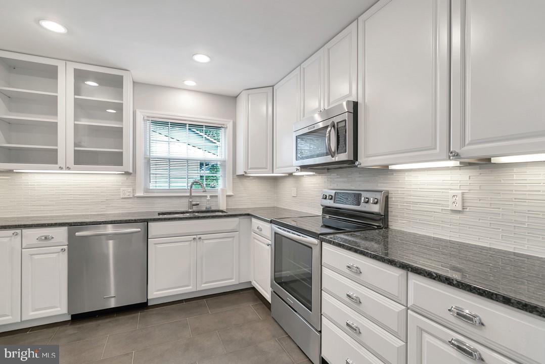 VIENNA WOODS - Residential