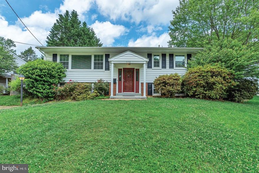 Welcome to 1110 Lakewood Drive! This inviting 4-bedroom, 3-bathroom home is nestled in the coveted Vienna Woods community. Step inside to an open floor plan with hardwood floors on the main level. The beautifully renovated kitchen offers  granite countertops, elegant white cabinetry, a stylish glass tile backsplash, and premium KitchenAid stainless steel appliances.
The lower level extends your living space with a spacious recreation room, a convenient laundry room, a utility room, a 4th bedroom, and an updated bathroom. Outside, the fully fenced backyard offers a spacious flagstone patio, perfect for relaxing or entertaining guests.
A commuter's dream, this home is just a few blocks away from the Vienna Metro Station and Route 66. The Town of Vienna brims with attractions, including fantastic restaurants, unique shops, and engaging activities such as the Halloween parade, summer concerts, a community center, and a farmers market.  Fairfax County Public Schools: Marshall Road Elementary, Thoreau Middle, and Madison High School.
One of the standout perks is the rare opportunity for a Vienna Aquatic Club membership, which can convey with the house. Enjoy skipping the waitlist and dive into summer fun for 2025, with dues already paid!