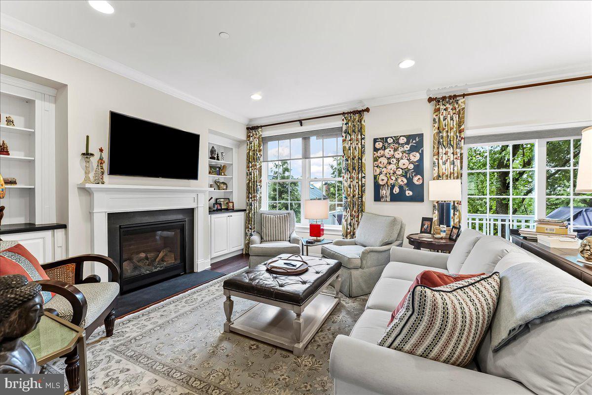 4 PARKVIEW CIRCLE