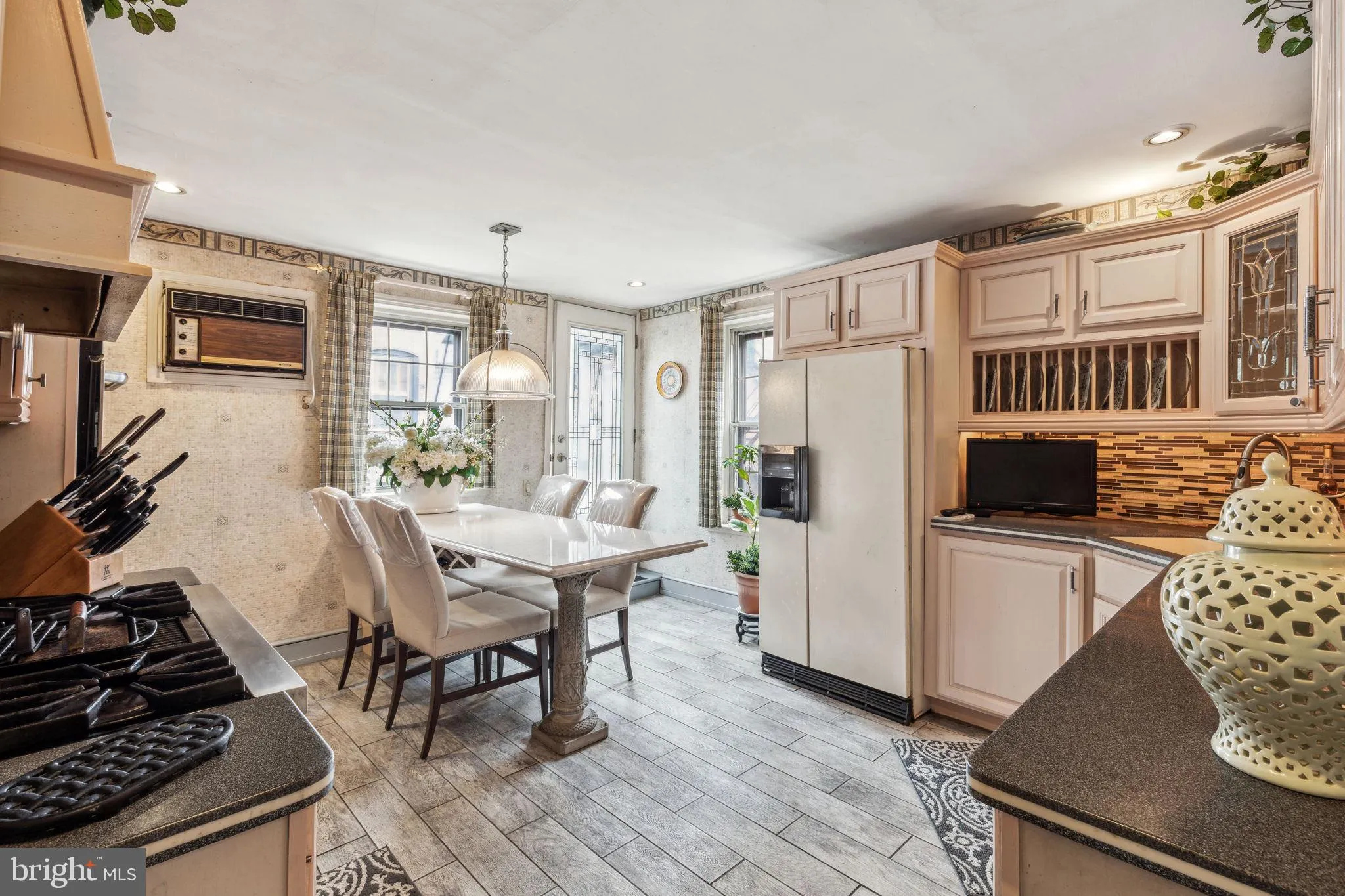 Philadelphia, Pennsylvania 19103, United States, 4 Bedrooms Bedrooms, ,Residential,Active,116901