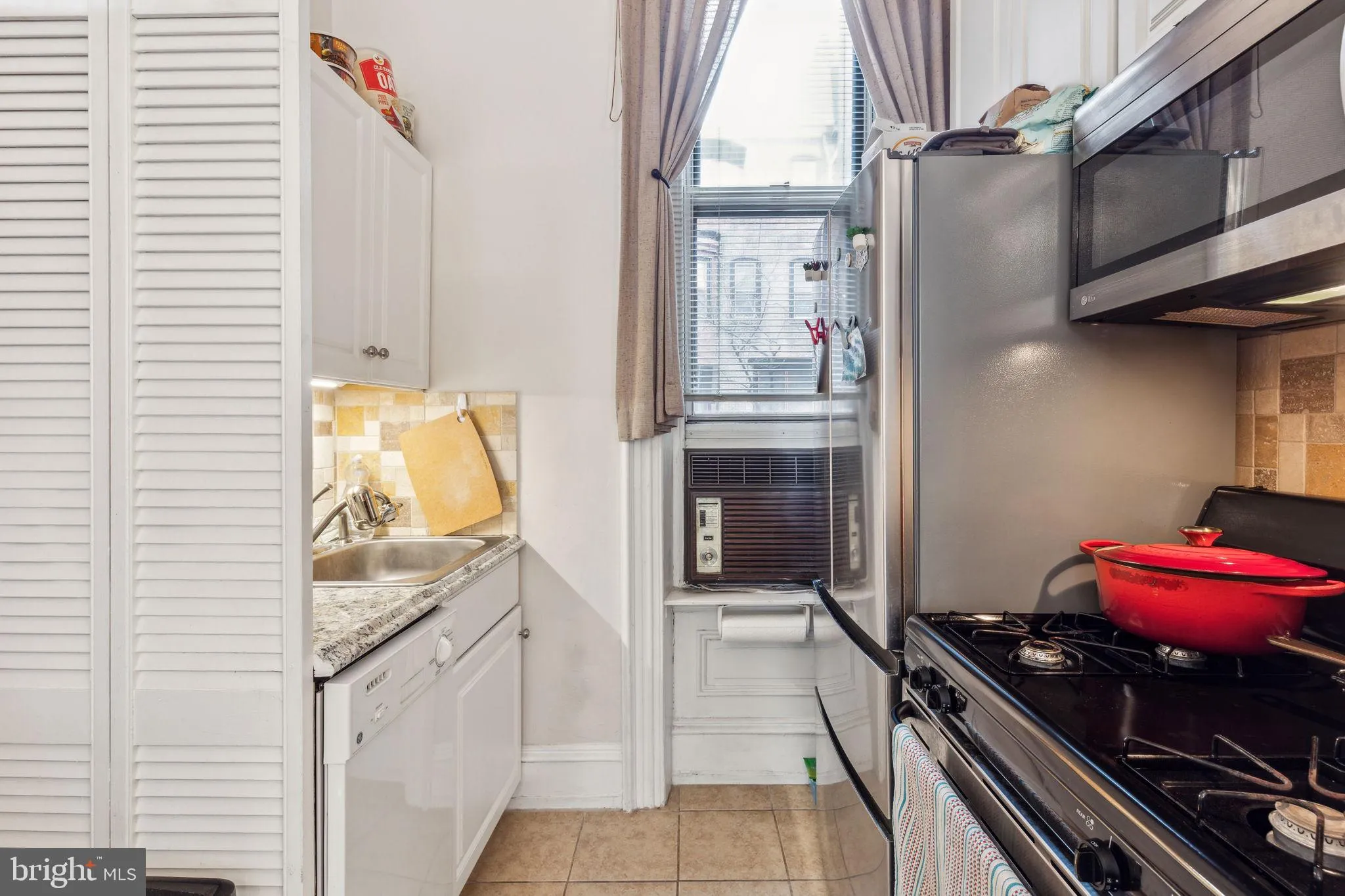 Philadelphia, Pennsylvania 19103, United States, 4 Bedrooms Bedrooms, ,Residential,Active,116901