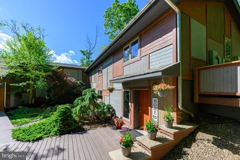 2804 Jackson Drive, Haymarket, VA MLS: VAPW2092658
