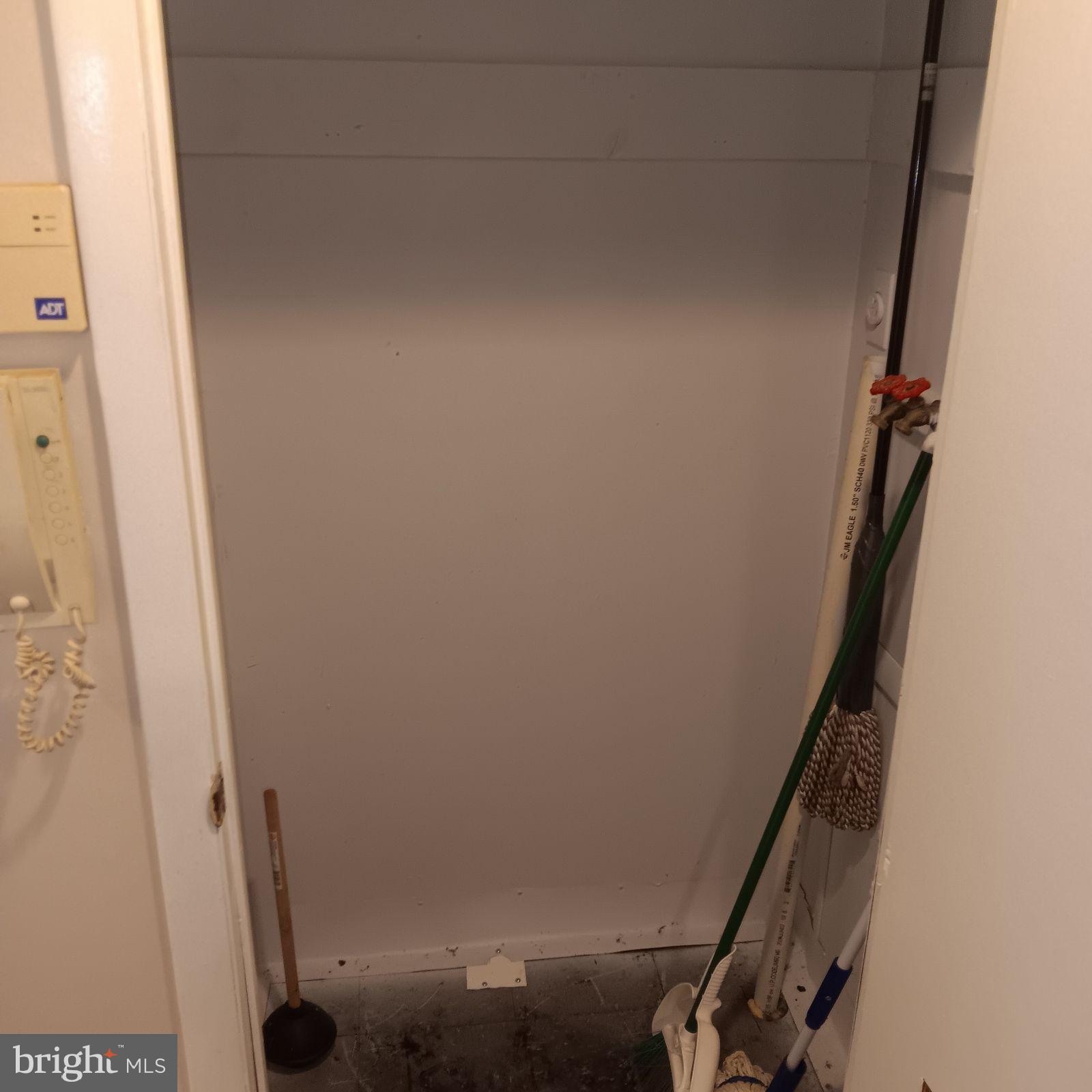 PHILADELPHIA (NORTH) - Residential Lease