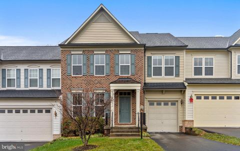 Photo of 11976 Lake Baldwin Drive, BRISTOW, VA 20136 (MLS # VAPW2119044)