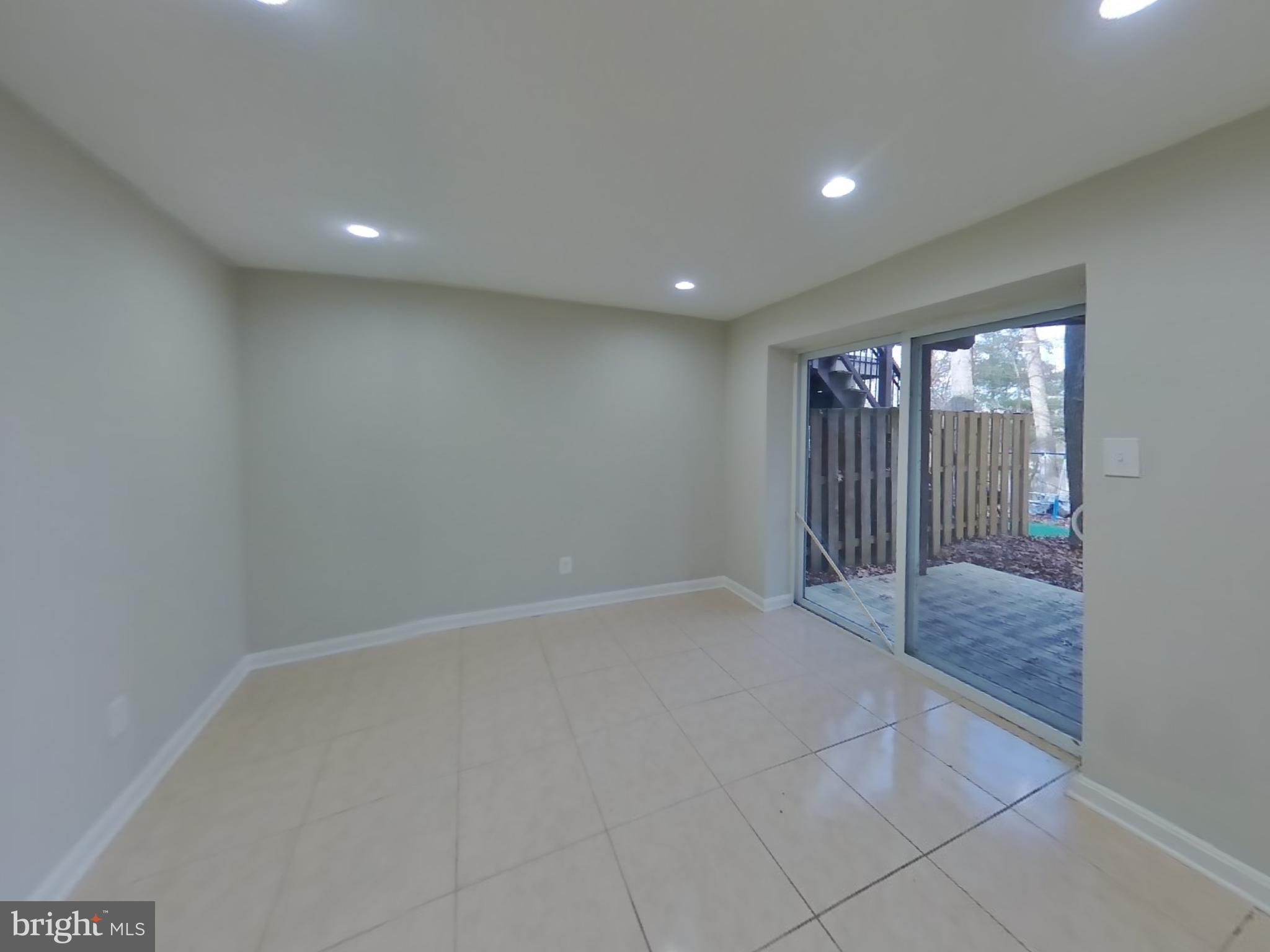 WOODLAND HILLS - Residential Lease