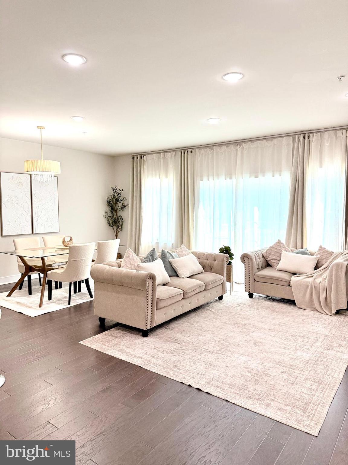 LOCHIEL FARM - Residential Lease