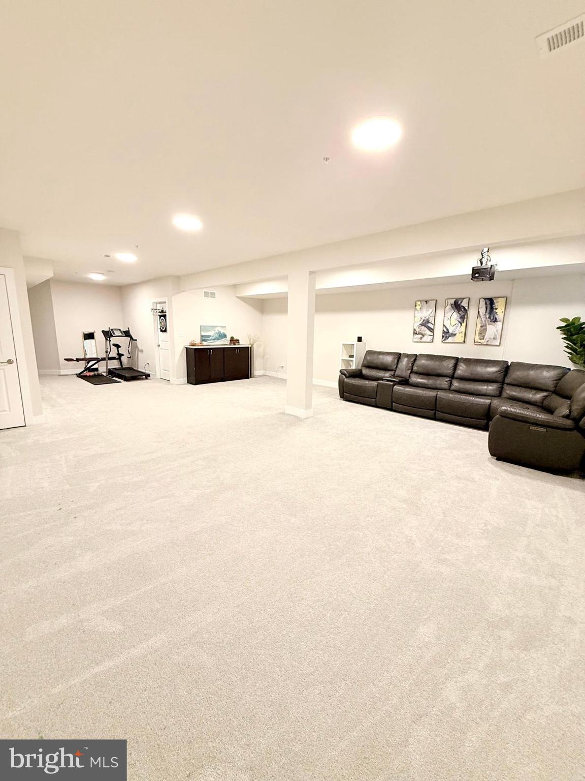 LOCHIEL FARM - Residential Lease